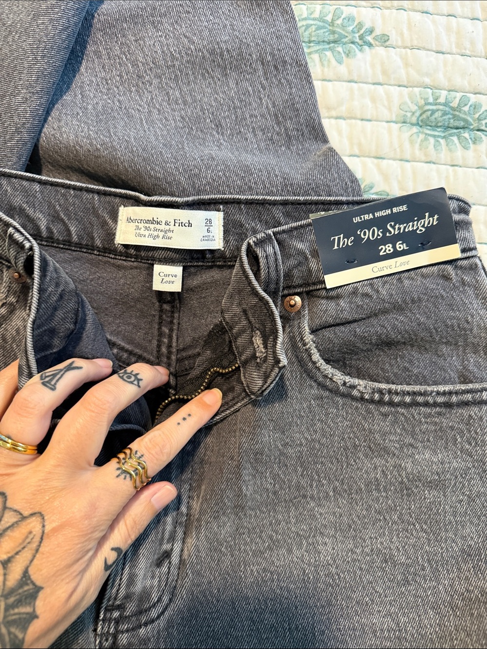 Abercrombie & Fitch Jean 3pk! (1 Zara) - Picture 5 of 8